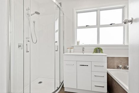 Photo of property in 304 Wainoni Road, Avondale, Christchurch, 8061