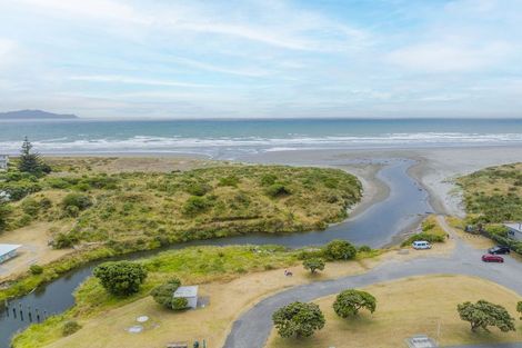 Photo of property in 14 Field Way, Waikanae Beach, Waikanae, 5036