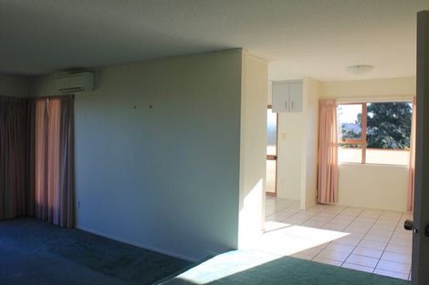 Photo of property in 91 Becroft Drive, Forrest Hill, Auckland, 0620