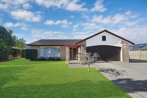 Photo of property in 3 Russett Grove, Henderson, Auckland, 0612