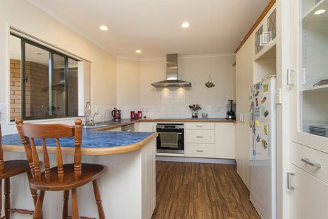 Photo of property in 13 Tom Keven Way, Pukekohe, 2120