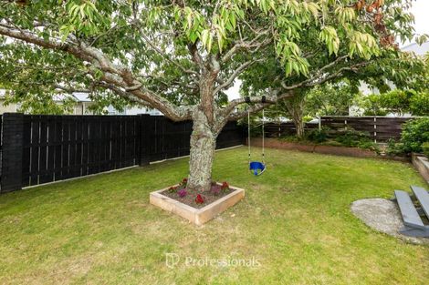 Photo of property in 35 Whirinaki Crescent, Heretaunga, Upper Hutt, 5018