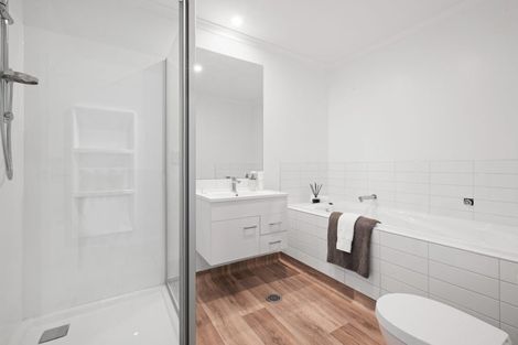 Photo of property in 13 Nga Pona Toru Road, Flat Bush, Auckland, 2019