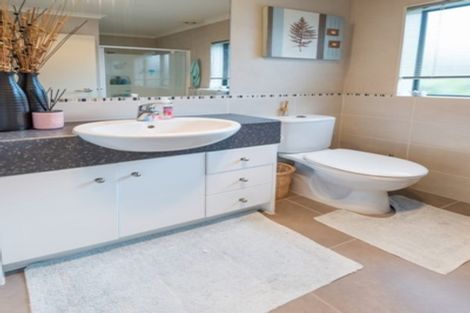 Photo of property in 53 Turnberry Drive, Wattle Downs, Auckland, 2103