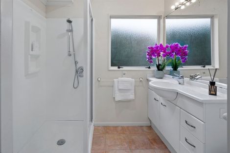 Photo of property in 4 Phoebe Meikle Place, Torbay, Auckland, 0630