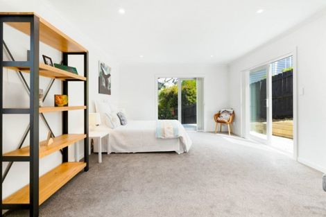 Photo of property in 2/19 Limmer Place, Browns Bay, Auckland, 0632