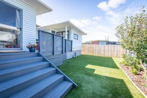 Photo of property in 2 Kapiti Crescent, Titahi Bay, Porirua, 5022