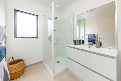 Photo of property in 3 Beardmore Lane, Papakura, 2110