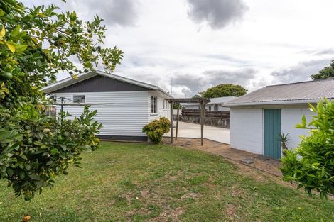 Photo of property in 77 Collins Road, Melville, Hamilton, 3206