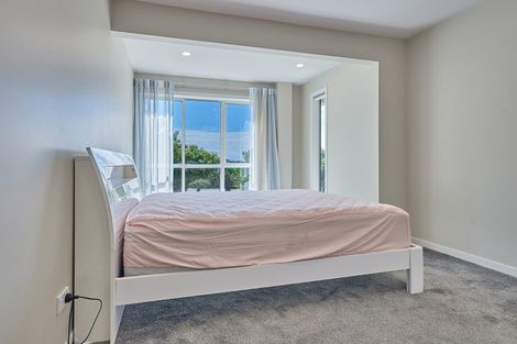 Photo of property in 68 Matipo Road, Te Atatu Peninsula, Auckland, 0610