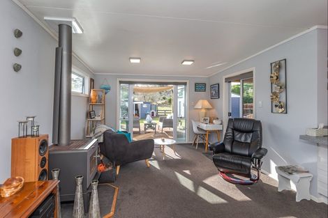 Photo of property in 50 Koputara Road, Himatangi Beach, Foxton, 4891