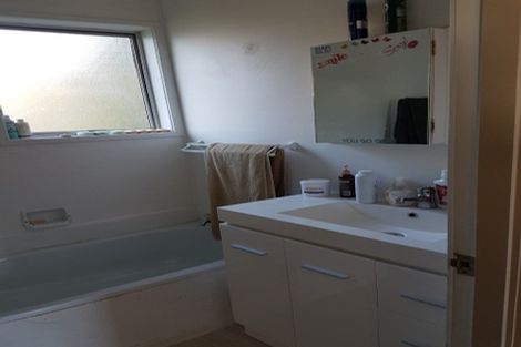 Photo of property in 31 Waimumu Road, Massey, Auckland, 0614