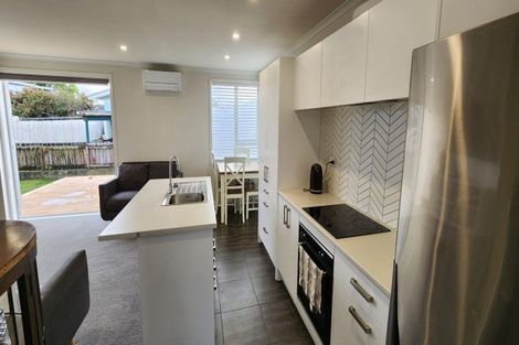 Photo of property in 48 Omata Road, Marfell, New Plymouth, 4310