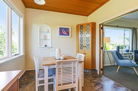 Photo of property in 8 Neeve Road, Taradale, Napier, 4112