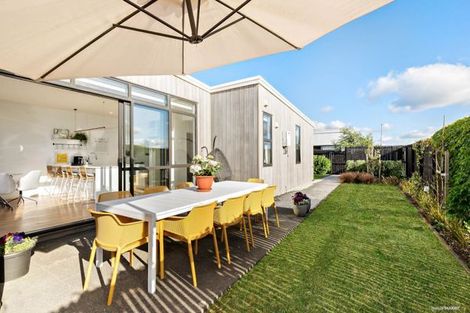 Photo of property in 2 Troop Road, Papakura, 2110