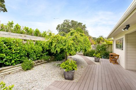 Photo of property in 1/272 Whangaparaoa Road, Red Beach, 0932