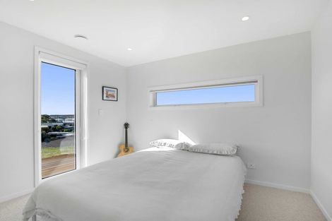Photo of property in 2 Rangeview Rise, Foxton Beach, Foxton, 4815