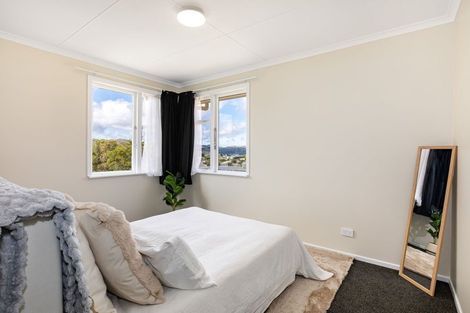 Photo of property in 17 Sombrero View, Ascot Park, Porirua, 5024