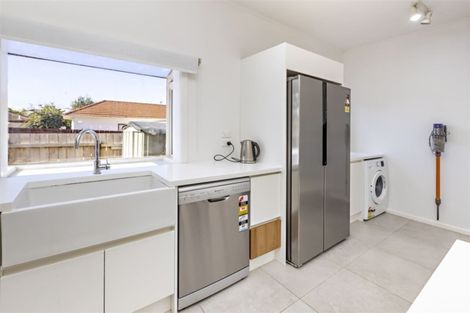 Photo of property in 2/15 Hill Road, Papatoetoe, Auckland, 2025