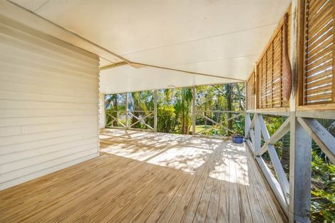 Photo of property in 938 East Coast Road, Northcross, Auckland, 0630