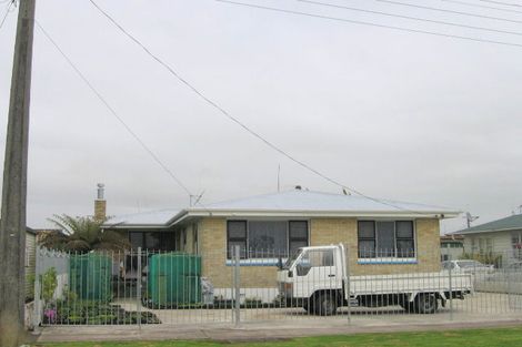 Photo of property in 2 Dearle Street, Paeroa, 3600