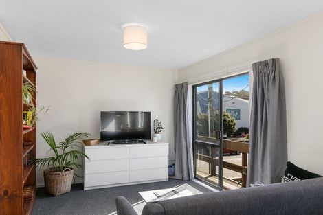 Photo of property in 2/615 Evans Bay Parade, Kilbirnie, Wellington, 6022