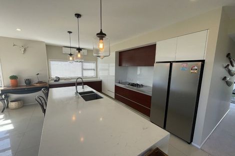 Photo of property in 5 Wentworth Lane, Waiwhakaiho, New Plymouth, 4312