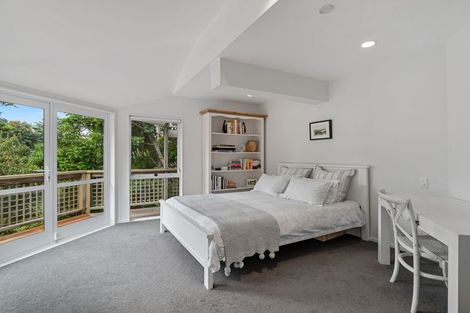 Photo of property in 6 Mollyhawk Place, Birkenhead, Auckland, 0626