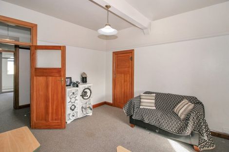 Photo of property in Devonport Apartments, 5/127 Saint Aubyn Street, New Plymouth, 4310