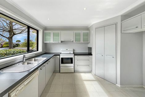 Photo of property in 17 Burnside Crescent, Burnside, Christchurch, 8053