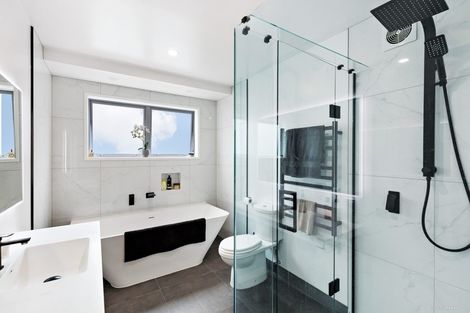 Photo of property in 30 Awaruku Road, Torbay, Auckland, 0630