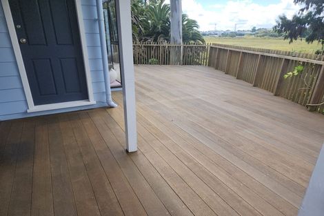 Photo of property in 2/14 Charles Street, Hauraki, Auckland, 0622