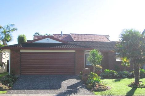 Photo of property in 15 Harbour Lights Close, West Harbour, Auckland, 0618