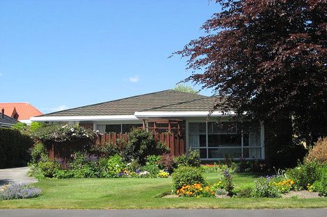 Photo of property in 6 Hampton Place, Burnside, Christchurch, 8053