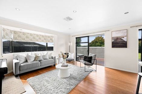 Photo of property in 16 Hampshire Court, Flagstaff, Hamilton, 3210