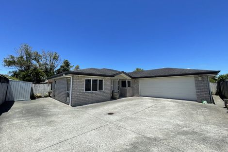 Photo of property in 13a Woodside Road, Massey, Auckland, 0614