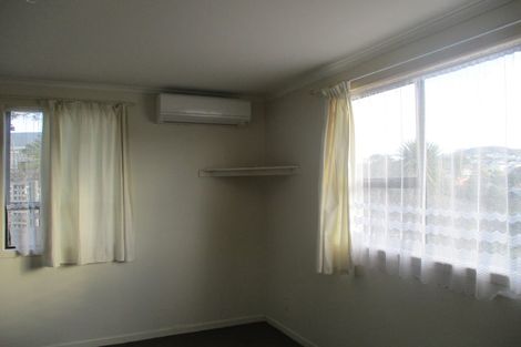 Photo of property in 81 Northland Road, Northland, Wellington, 6012