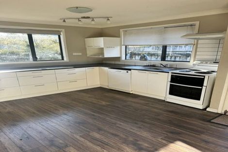 Photo of property in 2/7 Norana Road, Maoribank, Upper Hutt, 5018