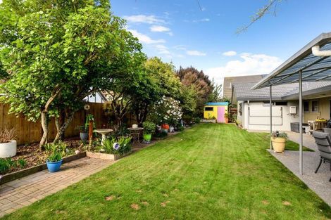 Photo of property in 21 Burn-murdoch Street, St Andrews, Hamilton, 3200