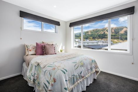 Photo of property in 12 Torea Place, Kenepuru, Porirua, 5022