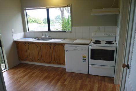 Photo of property in 4/64a Birkdale Road, Birkdale, Auckland, 0626