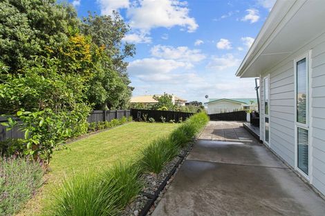 Photo of property in 28a Torkar Road, Clarks Beach, 2122