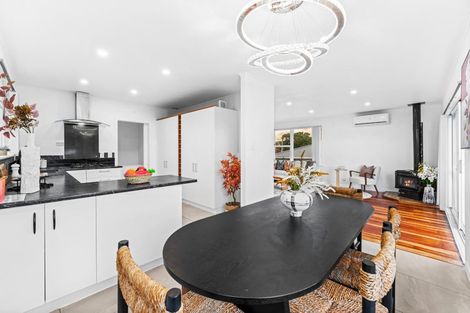 Photo of property in 2 Lowtherhurst Road, Massey, Auckland, 0614
