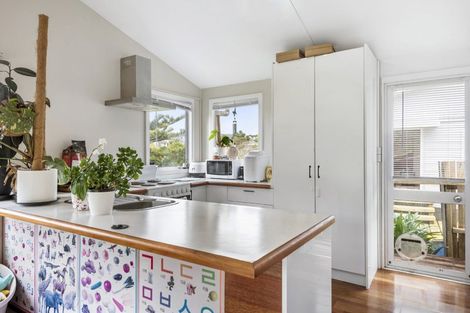 Photo of property in 16 Jayne Place, Torbay, Auckland, 0630