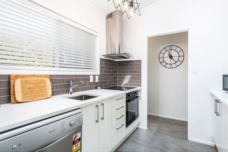 Photo of property in 2/25 Lucinda Place, Glen Eden, Auckland, 0602