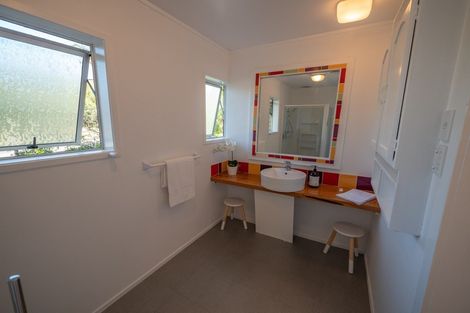 Photo of property in 5 Seaview Road, Cable Bay, 0420