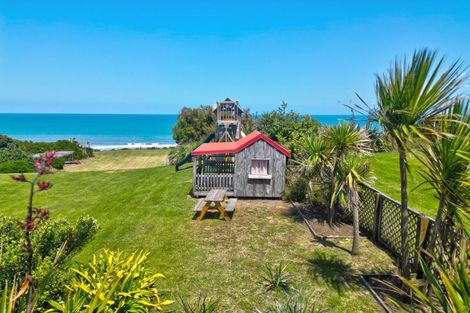 Photo of property in 31 Longbeach Drive, Castlecliff, Whanganui, 4501
