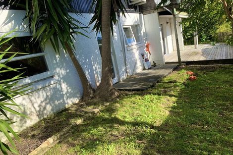 Photo of property in 2/20 Pemberton Avenue, Bayview, Auckland, 0629