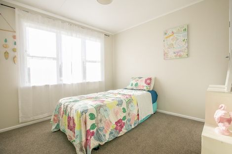 Photo of property in 60 Brandon Street, Featherston, 5710