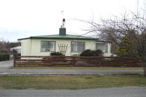 Photo of property in 2 Mckenzie Street, Fairlie, 7925